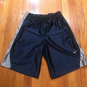 Nike swoosh Men’s medium M navy striped shorts basketball athletic adult